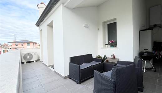 MIDI LOCATO CON GRANDE TERRAZZA ABITABILE